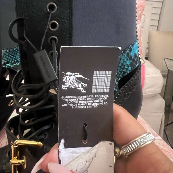 100% Authentic Burberry Snakeskin Lace Up Boots 38 - Picture 2 of 5